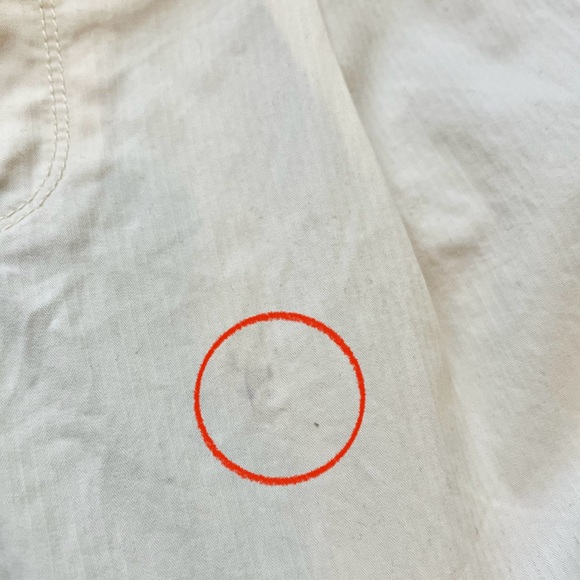 LOFT NWT, belted shorts 4” inseam, cream, size 0 - Picture 4 of 4